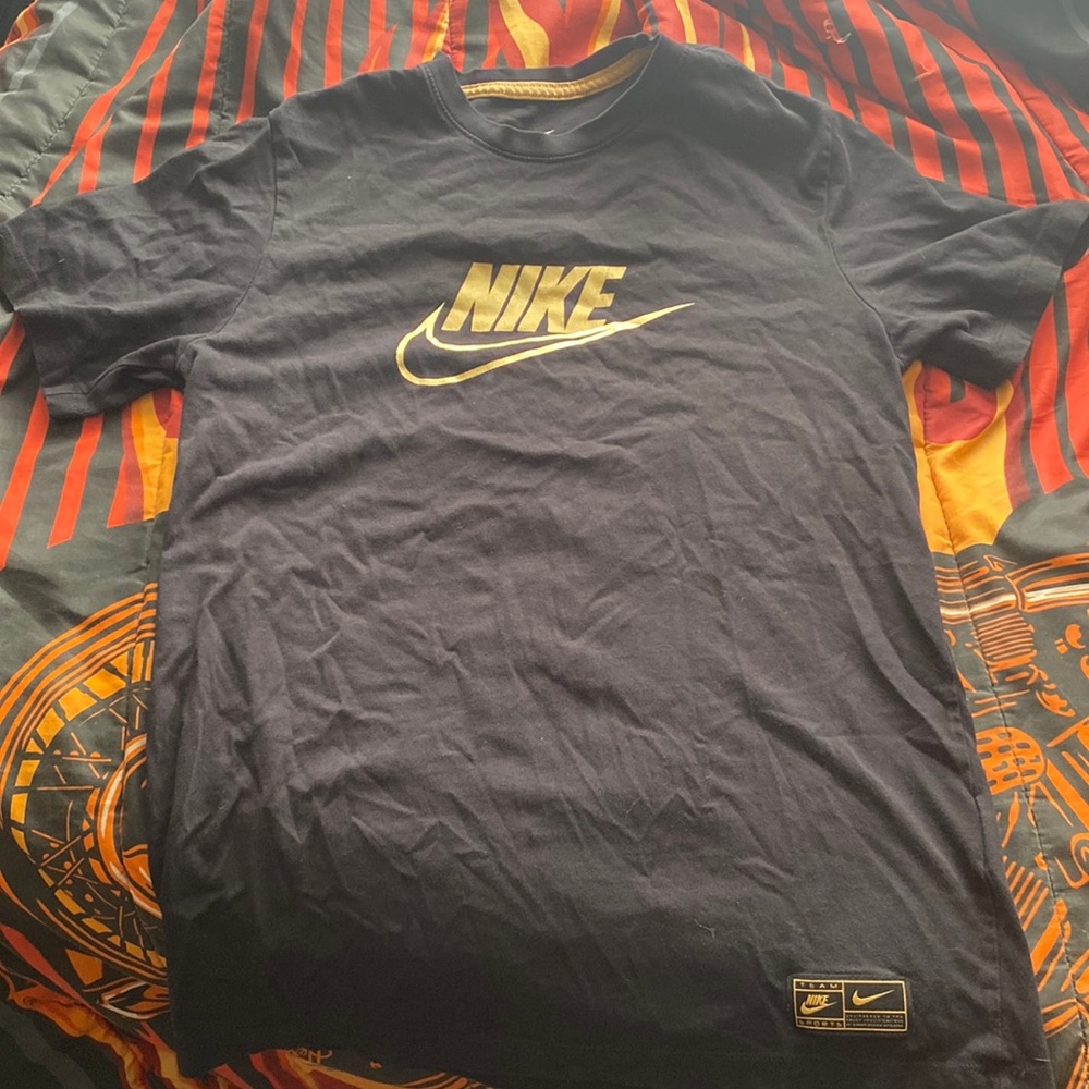 men’s nike T shirt